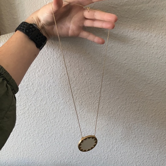 House of Harlow Sunburst Necklace | Gold/white - Picture 4 of 6